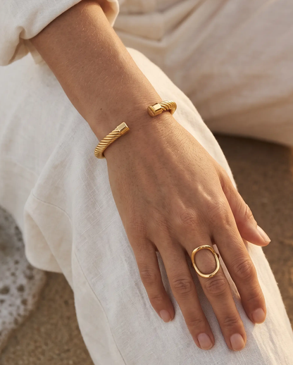 Sandra bangle